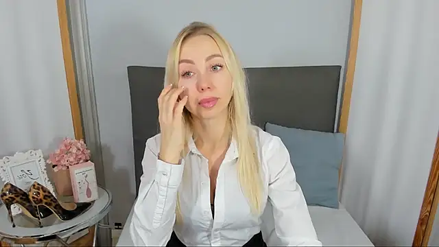 MargaritaRose online show from 12-18-25, 03:27