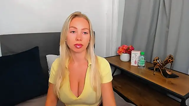 Snapshot of MargaritaRose chatting on 07-14-26, 08:15 MargaritaRose online show from 07-14-26, 08:15