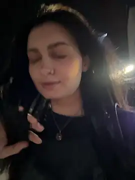 lunalovelee online show from 09-18-25, 01:47