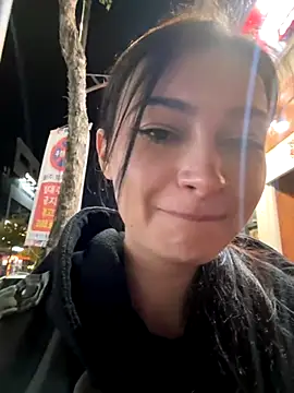 lunalovelee online show from 11-04-25, 02:21