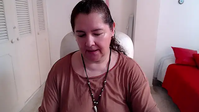 Snapshot of leonela_69 chatting on 06-14-26, 02:29 leonela 69 online show from 06-14-26, 02:29