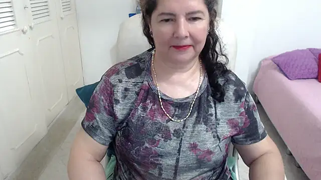 leonela 69 online show from 04-28-26, 02:27