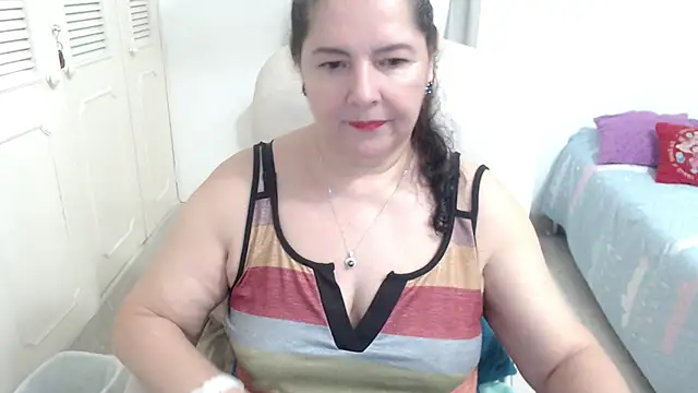 leonela 69 online show from 04-21-26, 01:42