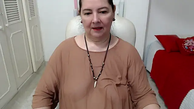 Snapshot of leonela_69 chatting on 06-26-26, 11:32 leonela 69 online show from 06-26-26, 11:32