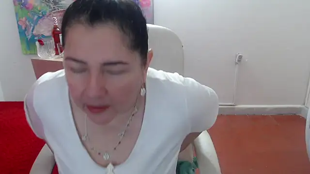 Snapshot of leonela_69 chatting on 09-11-25, 01:27 leonela 69 online show from 09-11-25, 01:27