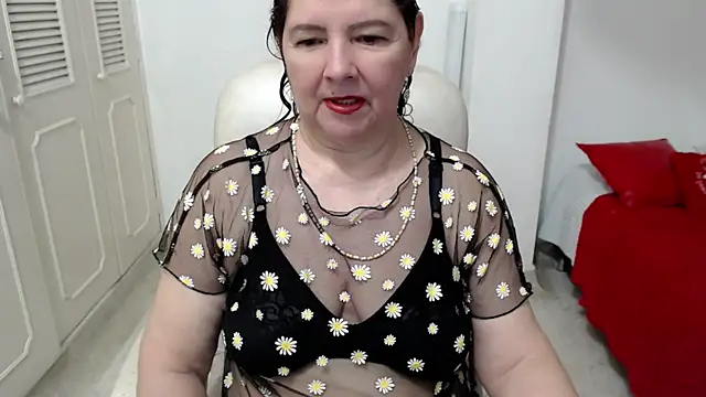 Snapshot of leonela_69 chatting on 06-11-26, 11:24 leonela 69 online show from 06-11-26, 11:24