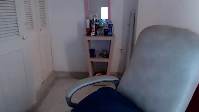 Snapshot of leonela_69 chatting on 06-15-26, 09:47 leonela 69 online show from 06-15-26, 09:47