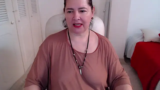 Snapshot of leonela_69 chatting on 06-27-26, 11:38 leonela 69 online show from 06-27-26, 11:38