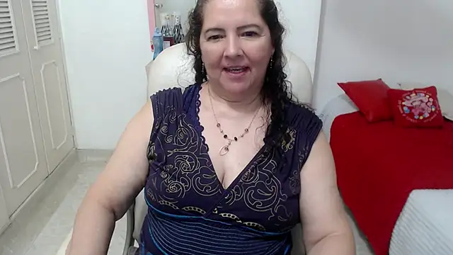 Snapshot of leonela_69 chatting on 06-06-26, 10:53 leonela 69 online show from 06-06-26, 10:53