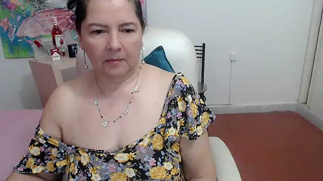 Snapshot of leonela_69 chatting on 10-15-25, 04:44 leonela 69 online show from 10-15-25, 04:44