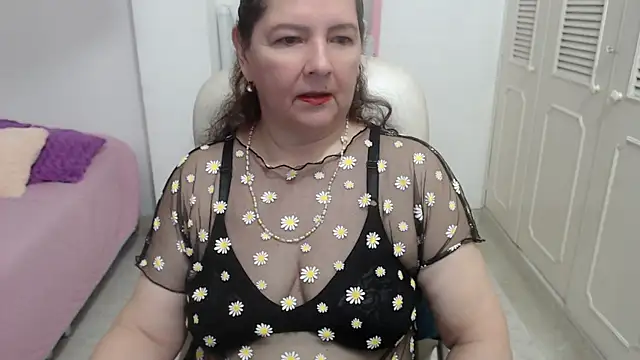 Snapshot of leonela_69 chatting on 07-04-26, 10:47 leonela 69 online show from 07-04-26, 10:47