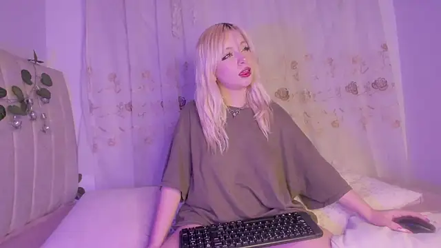 purplelilith3 online show from 09-28-25, 10:22