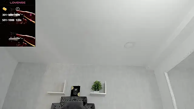 EmiliaRose  online show from 11-18-25, 09:07