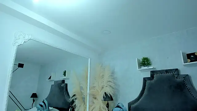 EmiliaRose  online show from 02-05-26, 09:10