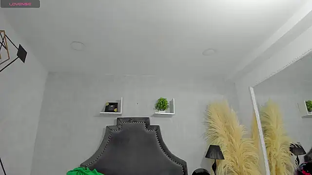 EmiliaRose  online show from 12-20-25, 08:55