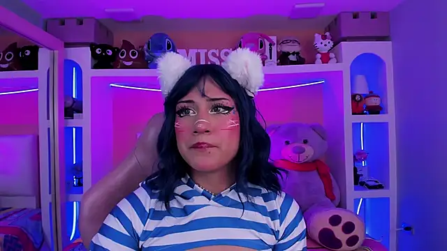 Snapshot of miss___megan chatting on 05-25-26, 02:33 miss megan online show from 05-25-26, 02:33
