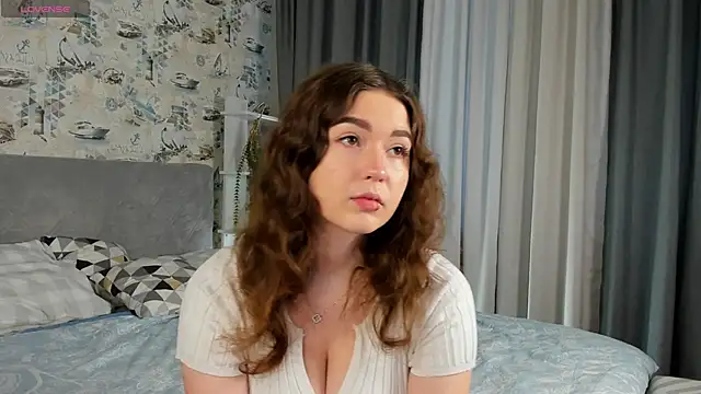 Snapshot of Velvetworld chatting on 02-13-25, 06:20 Velvetworld online show from 02-13-25, 06:20