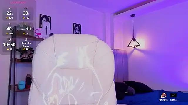 Miller Vanessa  online show from 10-30-25, 08:28