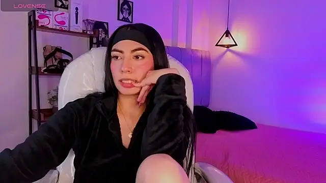 Miller Vanessa  online show from 09-25-25, 09:32