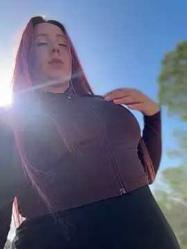 Snapshot of Mona_Plus chatting on 03-27-26, 09:43 Mona Plus online show from 03-27-26, 09:43