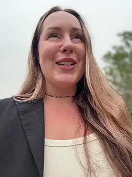 Snapshot of Mona_Plus chatting on 04-11-26, 07:56 Mona Plus online show from 04-11-26, 07:56