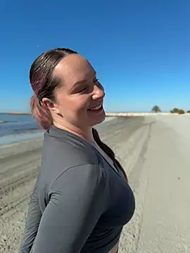 Snapshot of Mona_Plus chatting on 04-01-26, 08:26 Mona Plus online show from 04-01-26, 08:26