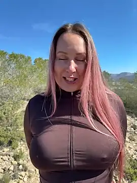 Snapshot of Mona_Plus chatting on 03-30-26, 09:33 Mona Plus online show from 03-30-26, 09:33