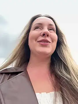 Snapshot of Mona_Plus chatting on 03-21-26, 10:20 Mona Plus online show from 03-21-26, 10:20