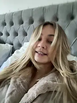 skyemorgan01 online show from 03-26-26, 11:52