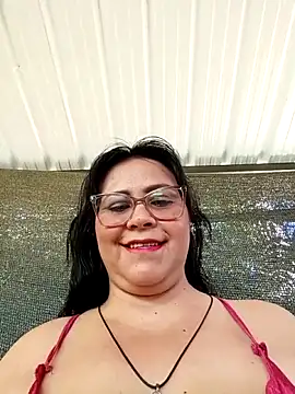 Snapshot of promiscuous-indecent-momm chatting on 04-26-26, 03:20 promiscuous-indecent-momm online show from 04-26-26, 03:20