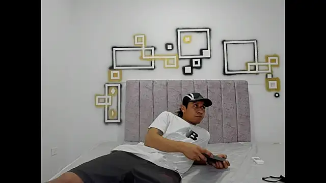 manuel rey online show from 12-23-25, 01:27