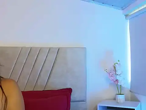 kitty rouss online show from 02-17-25, 08:27