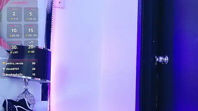 Snapshot of YesyHills chatting on 03-16-25, 01:17 YesyHills online show from 03-16-25, 01:17