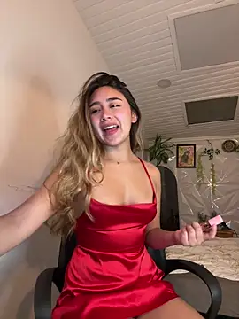 Hornyholly   online show from 12-17-25, 08:14