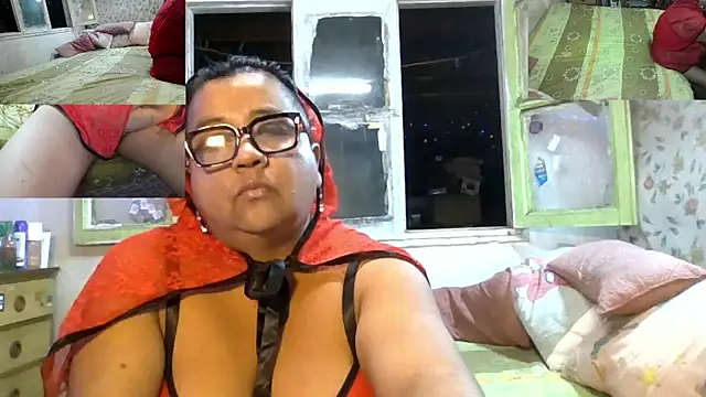 Snapshot of erinadarling79 chatting on 02-21-26, 12:56 erinadarling79 online show from 02-21-26, 12:56