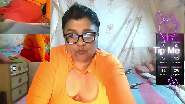 Snapshot of erinadarling79 chatting on 10-04-25, 02:24 erinadarling79 online show from 10-04-25, 02:24