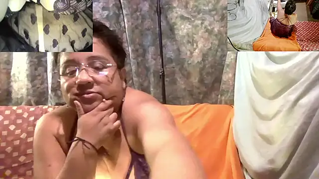 Snapshot of erinadarling79 chatting on 03-26-26, 12:31 erinadarling79 online show from 03-26-26, 12:31