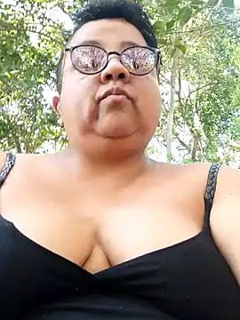 Snapshot of erinadarling79 chatting on 02-13-26, 03:12 erinadarling79 online show from 02-13-26, 03:12