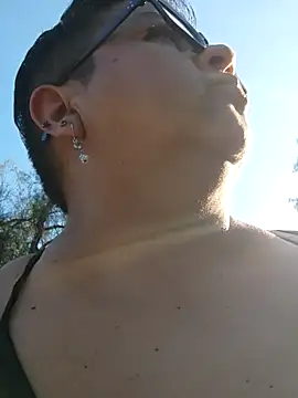 Snapshot of erinadarling79 chatting on 10-02-25, 10:02 erinadarling79 online show from 10-02-25, 10:02