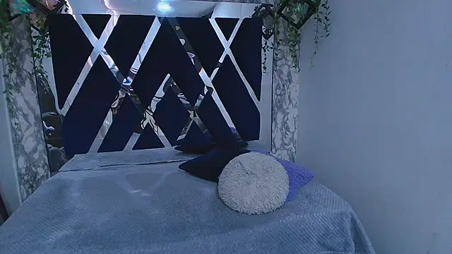 charlotte bluee online show from 10-01-25, 06:45