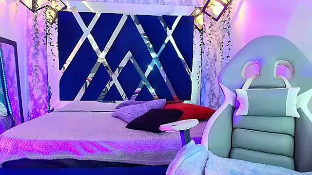 charlotte bluee online show from 05-24-26, 06:30