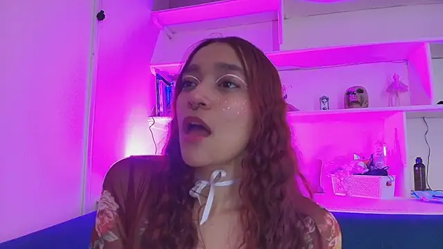 charlotte bluee online show from 12-14-25, 08:31