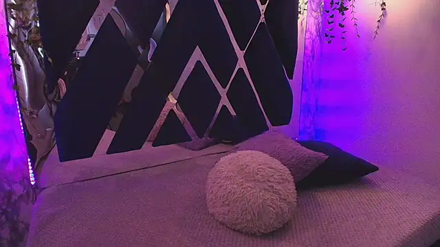 charlotte bluee online show from 10-16-25, 06:38