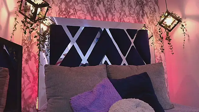 charlotte bluee online show from 10-27-25, 06:42