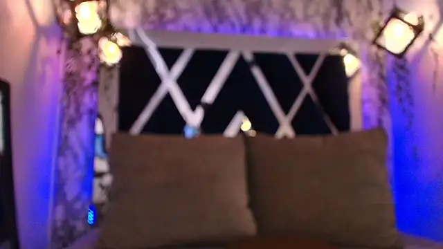 charlotte bluee online show from 01-14-26, 06:44