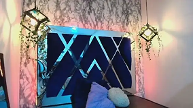 charlotte bluee online show from 11-10-25, 06:46