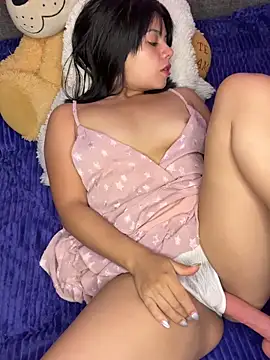 ZafiroKlein online show from 12-16-25, 07:51