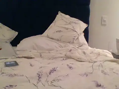 Snapshot of Iscariot19 chatting on 03-08-25, 01:17 Iscariot19 online show from 03-08-25, 01:17