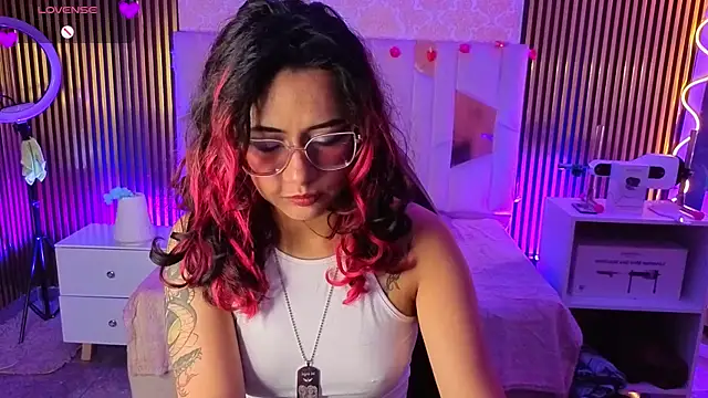 kristen tay online show from 04-10-26, 03:02