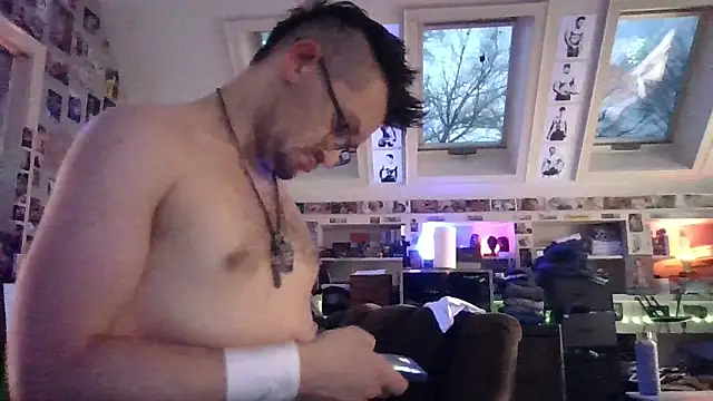 Sk00byJaXxX212 online show from 01-08-26, 10:49